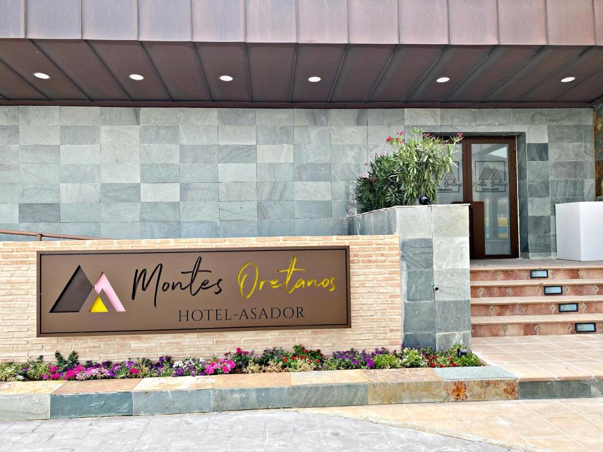 Hotel-Asador Montes Oretanos Pulgar Bagian luar foto