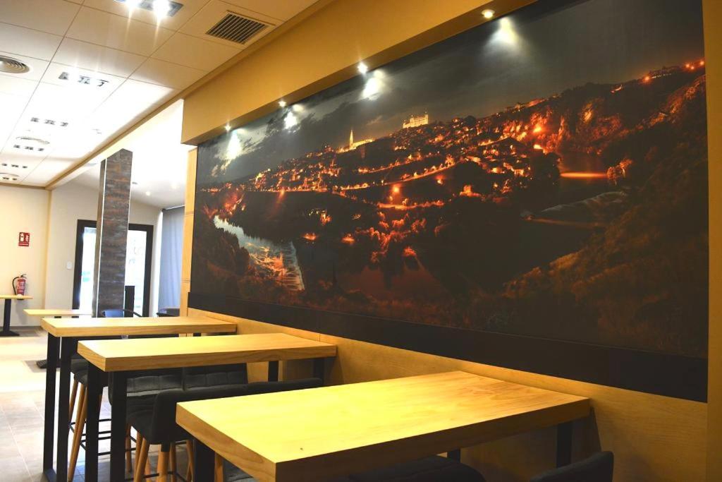 Hotel-Asador Montes Oretanos Pulgar Bagian luar foto
