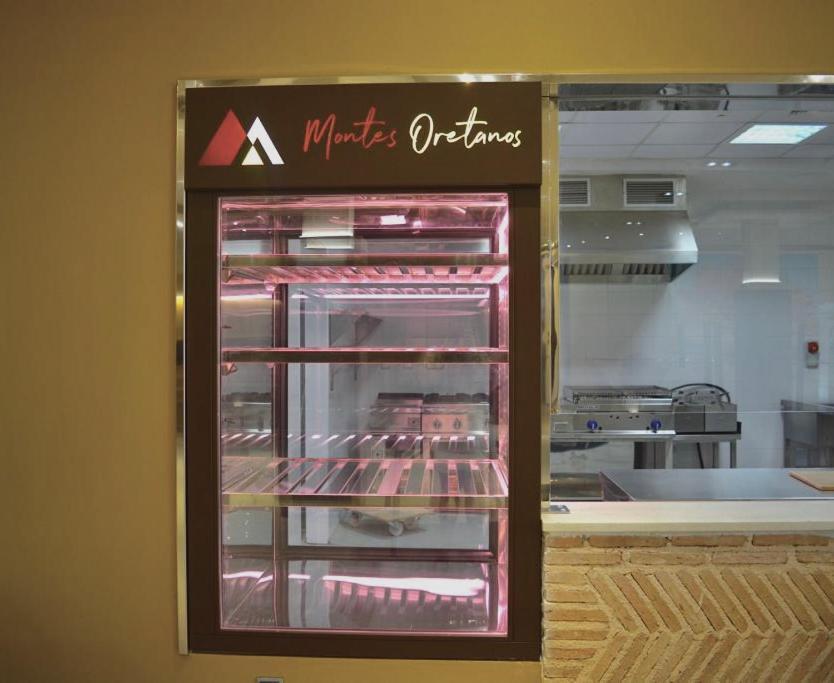 Hotel-Asador Montes Oretanos Pulgar Bagian luar foto