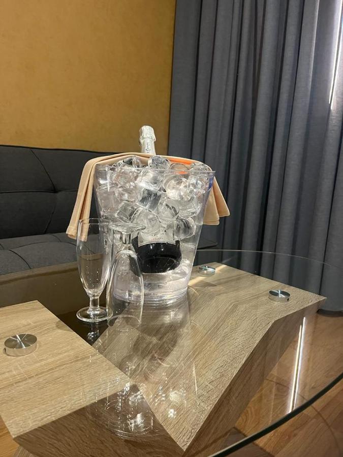 Hotel-Asador Montes Oretanos Pulgar Bagian luar foto